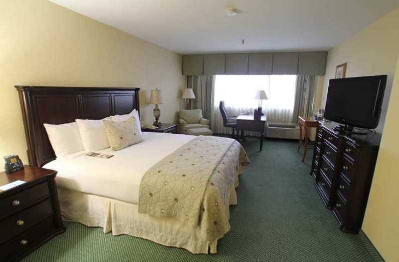 Apa Woodbridge Hotel